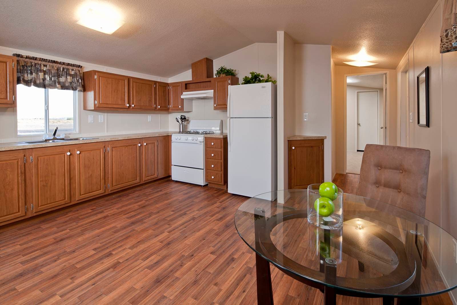 Sr1448 kitchen home features