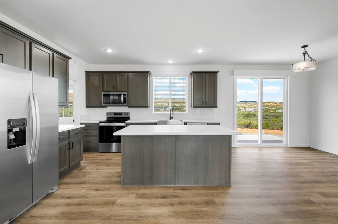 Limited series 28523a hero and interior home features