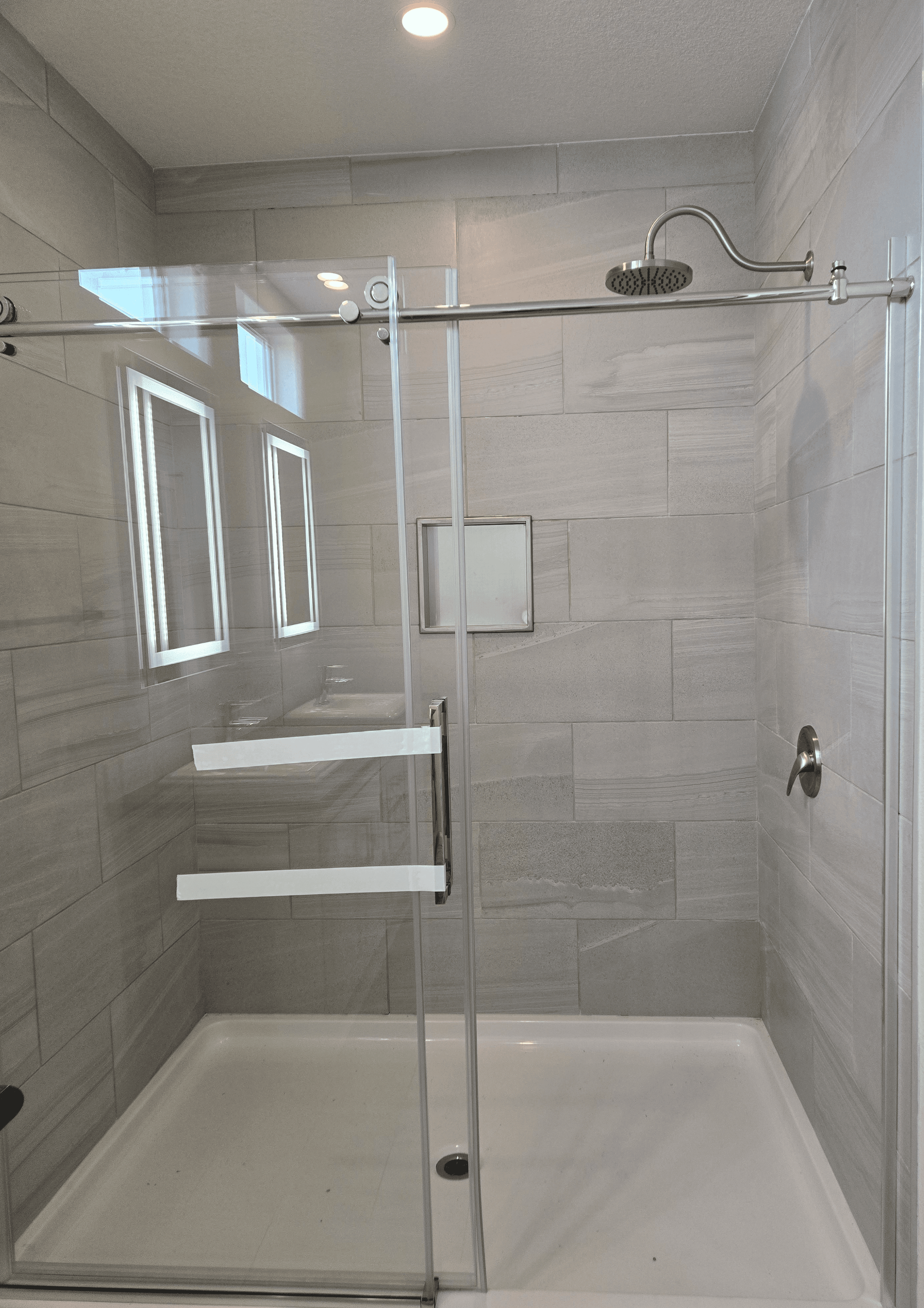 Odyssey 3256hx interior and bathroom home features