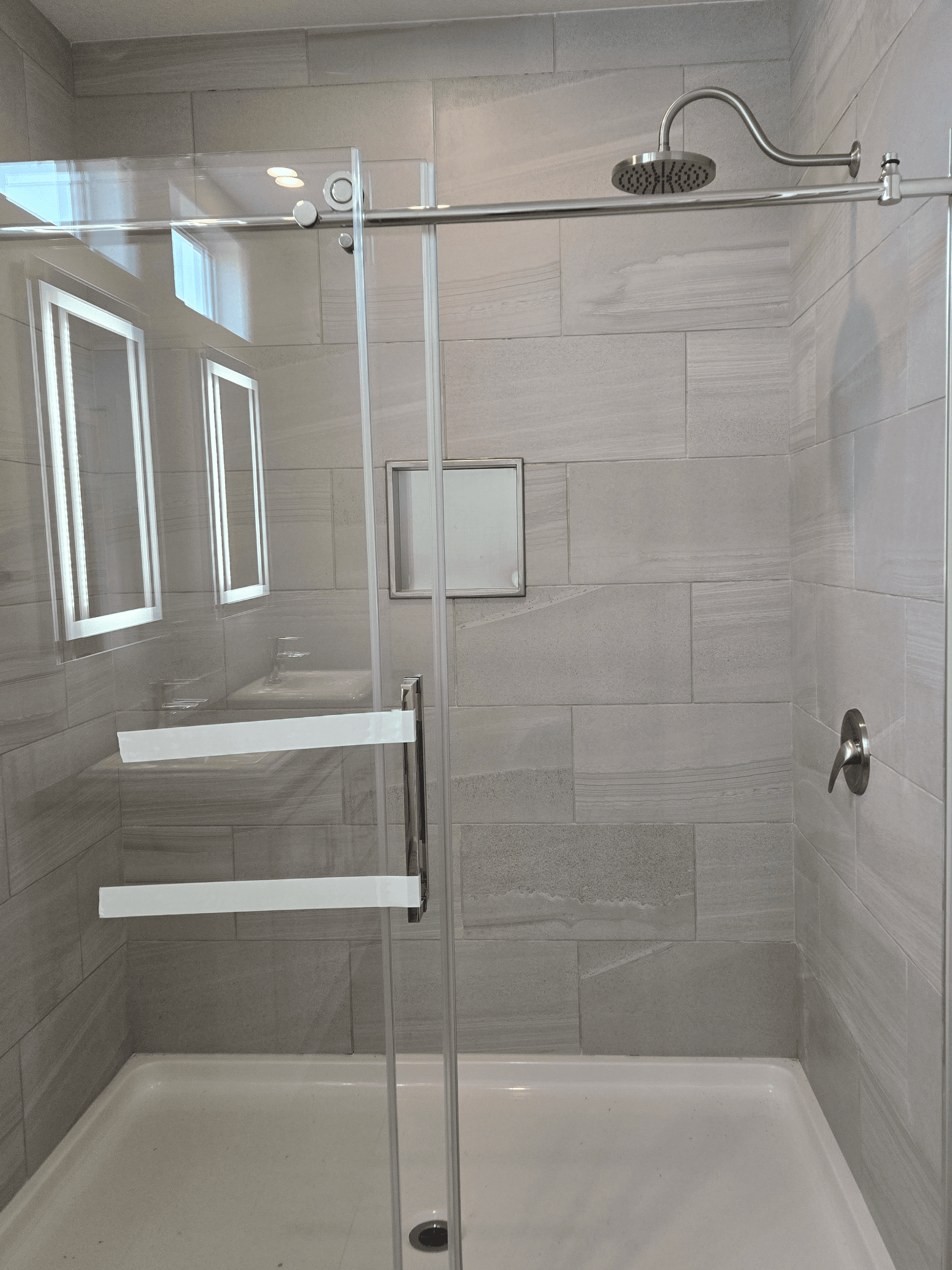 Odyssey 3256hx interior and bathroom home features