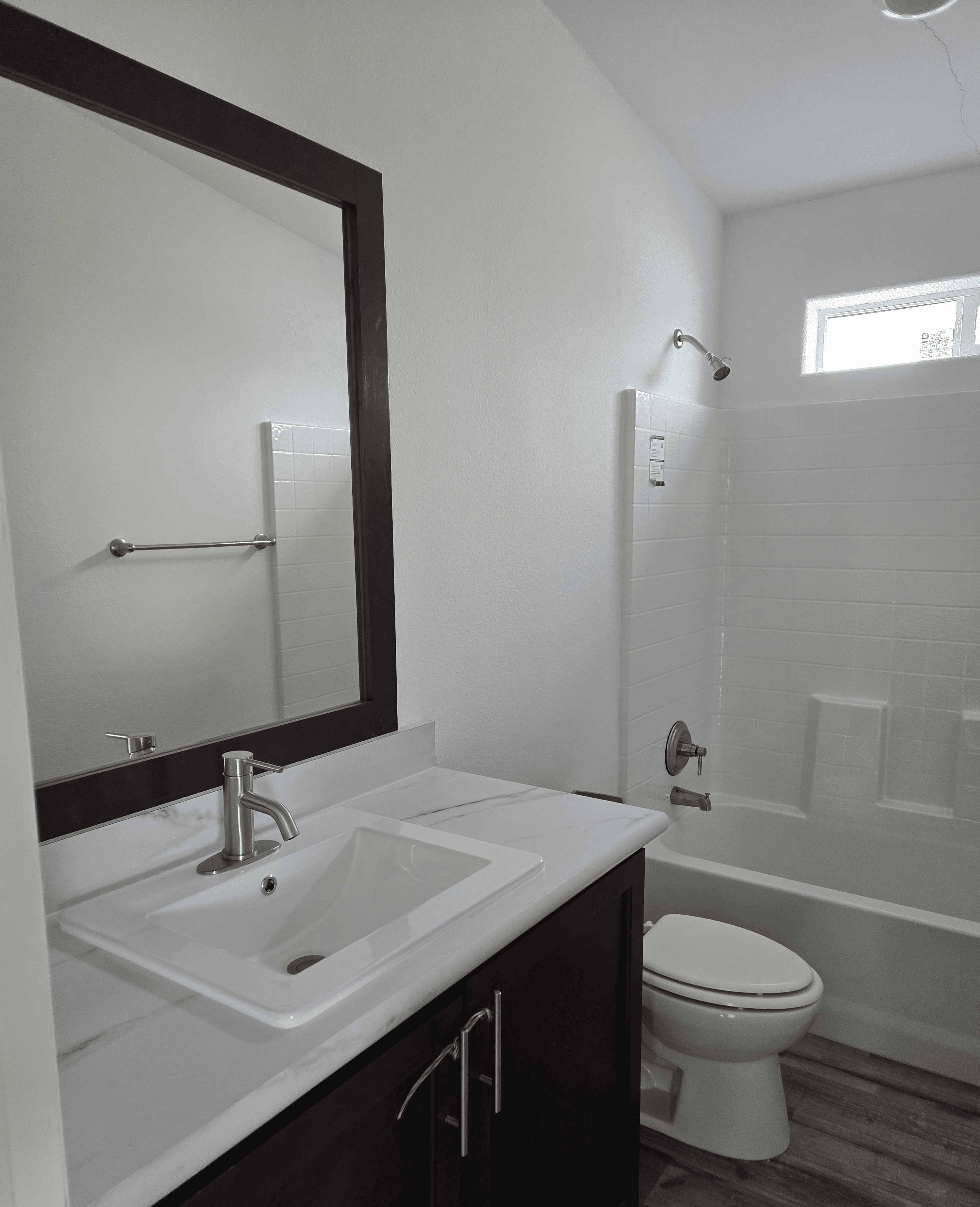 Cavco west edge 28563c interior and bathroom home features