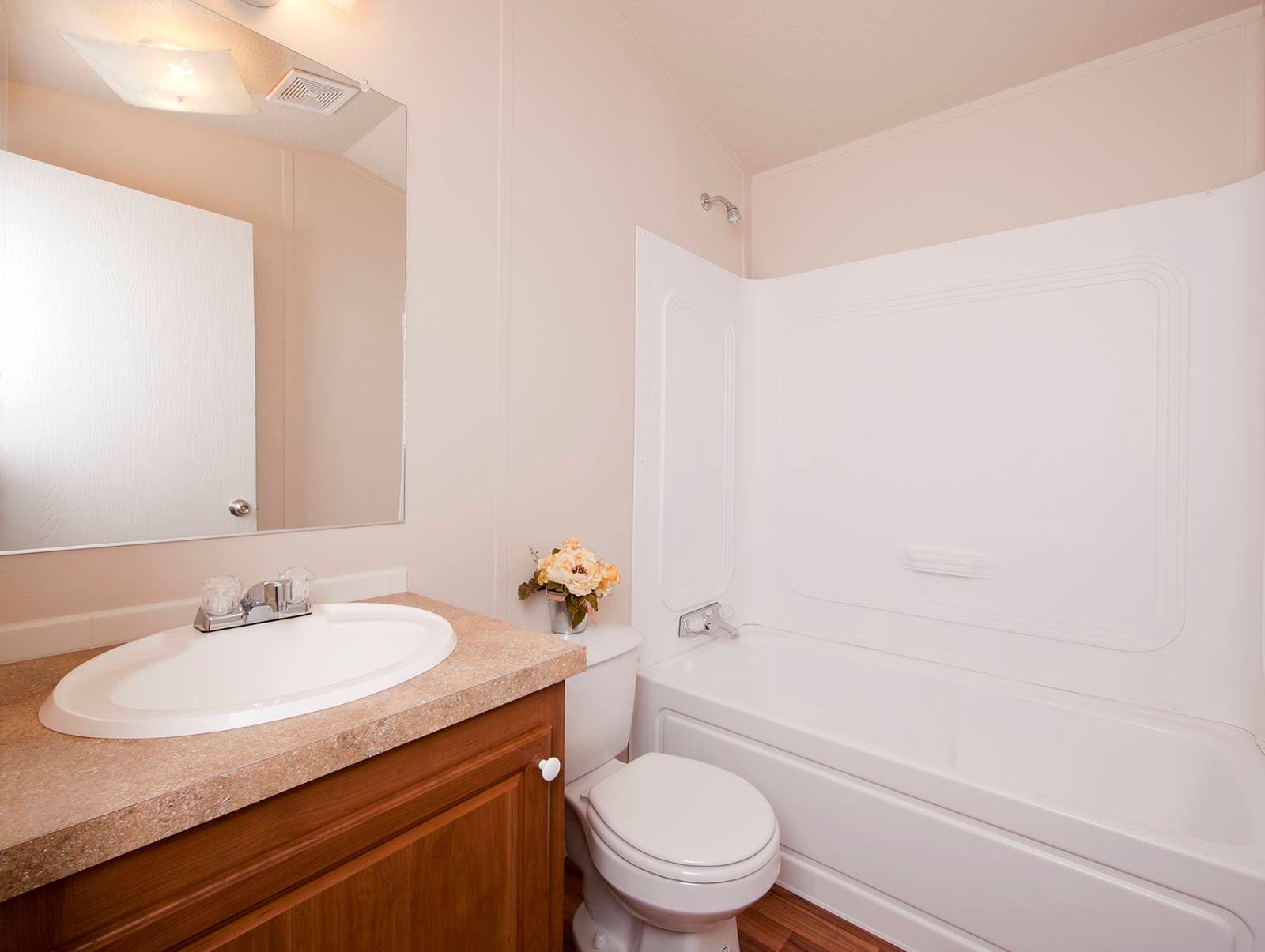 Sunrise 1448 bathroom home features