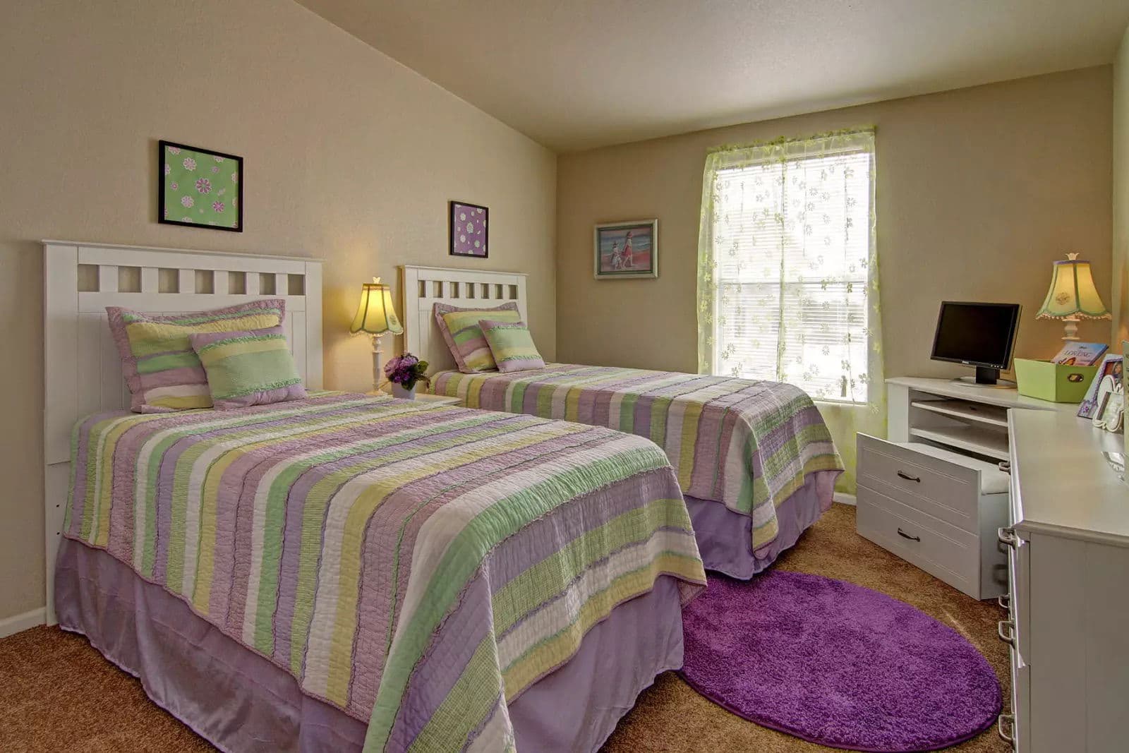 Sunrise bedroom home features